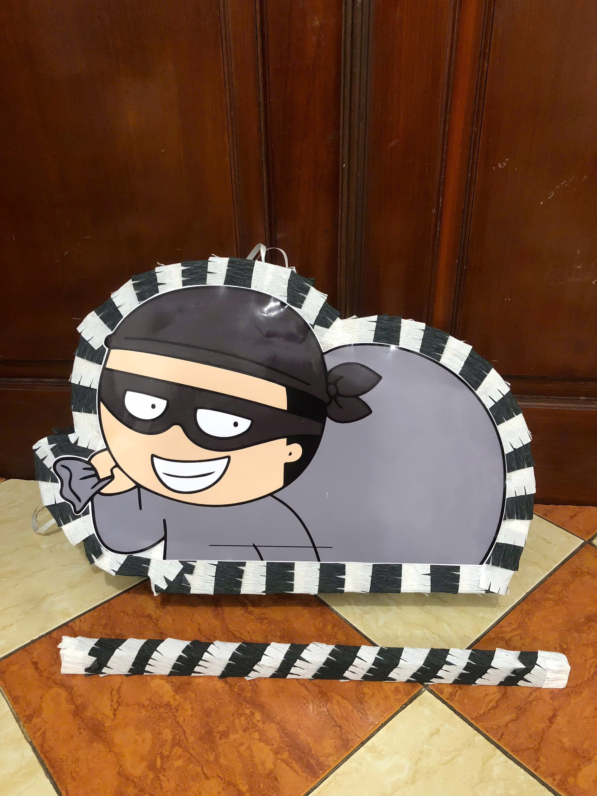 Pinata Hình Tên Trộm